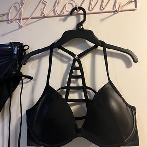 NWOT Bikini 👙 set stunning 🤩 2 pieces both size large 🔥🔥🔥🔥🔥